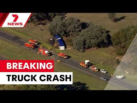 Major truck crash closes Hume Freeway at Violet Town | 7NEWS