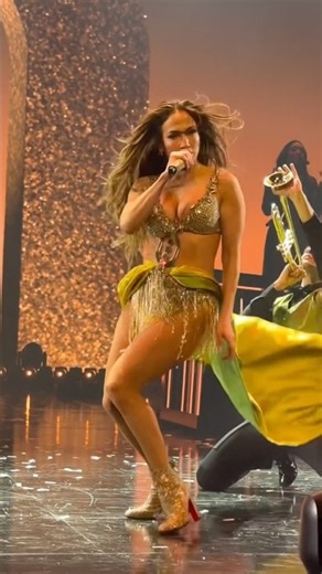 Jennifer Lopez - Get Right Live #JLo #Shorts