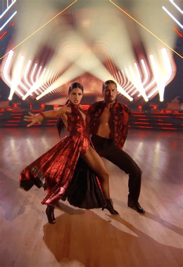 Jenna Dewan & Val Chmerkovskiy Paso Doble to Bad Romance
