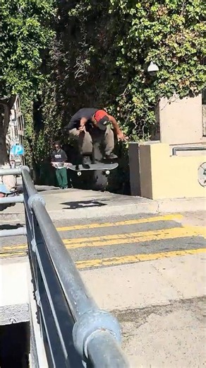 Talles Silva ss bs flips over the Bush Street gap 🌁 📹 @pier7sf