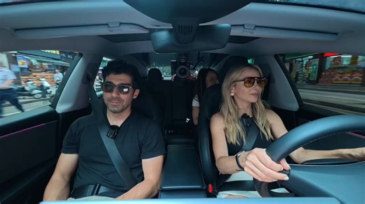 @Tesla FSD vs @XPeng VLA 2.0 - dropped into China’s craziest real-world traffic.This might be the wildest autonomy test we’ve ever filmed!