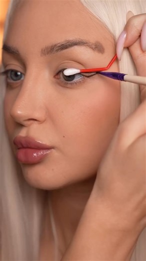 Eyeliner hack #beautytiips#tipsandtricks #eyeliner #eyelinerhacks #eyemakeup #eyelinertutorial