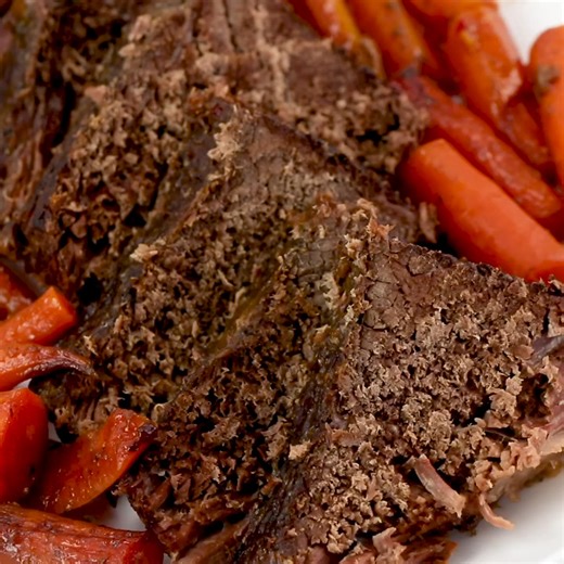 ☆☆ Slow Cooker Ranch Pot Roast Easy and delicious slow-cooker pot roast the whole family will love! Recipe Here: https://bakeatmidnite.com/slow-cooker-ranch-pot-roast/ | The Midnight Baker