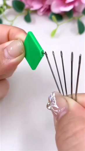 Sewing Needle Threader Tool 😱 #shorts