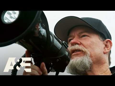 Squatter Hunter Uses Bold Tactics to Flush Them Out | Squatters | A&E
