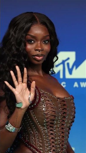 Olandria turned heads on the carpet at the 2026 VMAs 🤎✨