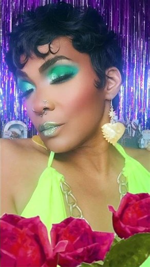 Turning Heads: Vibrant Green Eyeshadow Tutorial 💚 #shortsfeed2026 #makeup #green