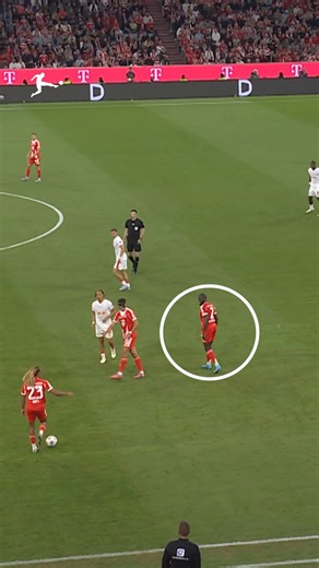 FC Bayern München's Upamecano was in his own world 😏 | Bundesliga