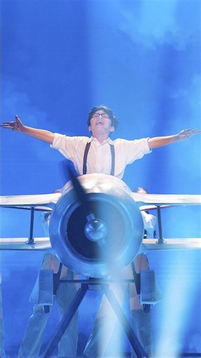 Beppe took viewers to the moon with that Blue Bird performance 🌙 He did the host nation proud 🇲🇹