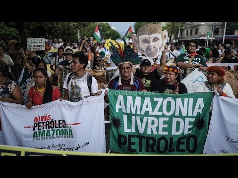 Hundreds protest in Colombia for a transition away from fossil fuels