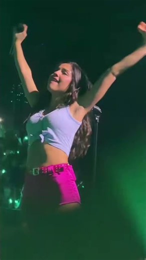 Olivia Rodrigo performs “ Vampire “ live @ The Unraveled Tour Montreal, QC pt. 2