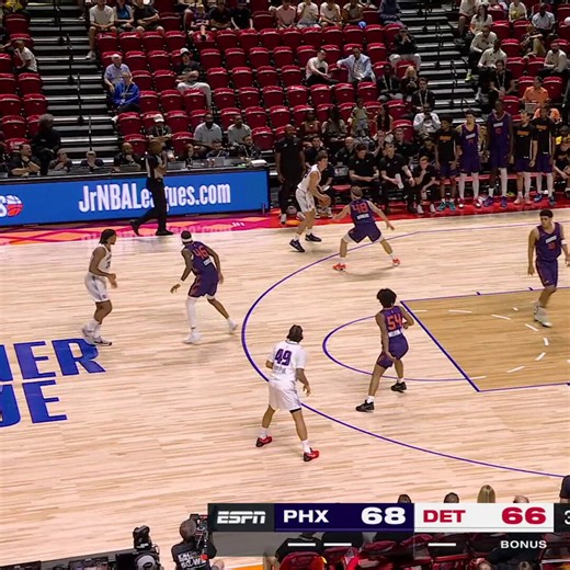 Koa Peat steals it ➡️ completes the no-look dime in transition!The No. 30 overall pick has 13 PTS in NBA Summer League action on ESPNU.