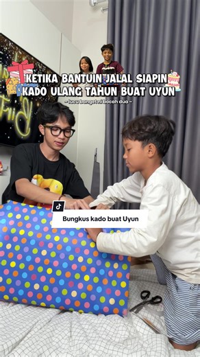 Bungkus Kado Spesial dari Jalal untuk Uyun