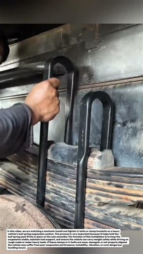 Heavy Truck Leaf Spring U-Bolt Installation Process | Suspension Repair in Action.
