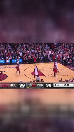 0.9 seconds. Lillard ends the series. 🏀 #shorts