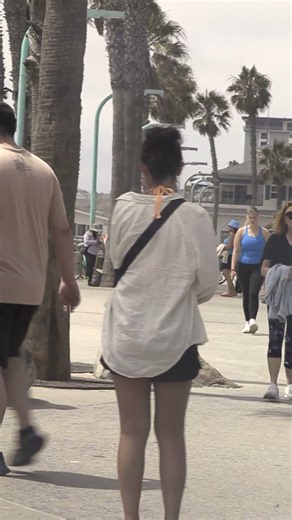 Too Close?! Farting Right Next to People 📏💨