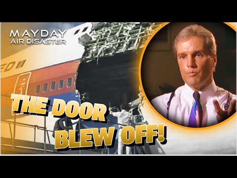 Flight 811 Cargo Door Explodes at 23000 Feet | Mayday Air Disaster