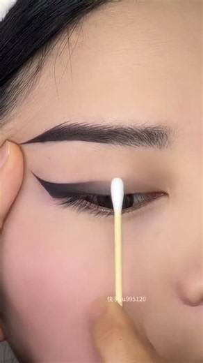#eyeliner #eyelinertutorial #makeup #makeuptutorial #foryou #shorts