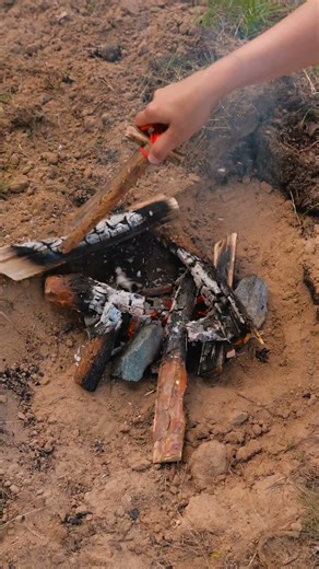 Drying Boots in a Flash! 🌟 #OutdoorHacks #SurvivalSkills #AdventureTime