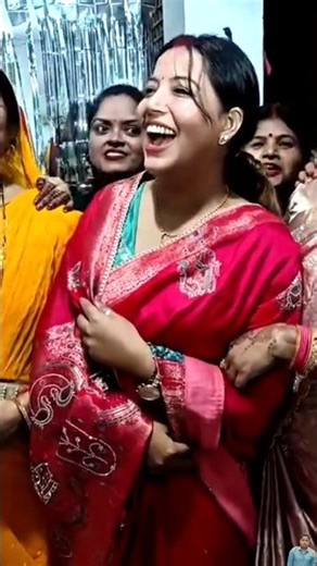 पवन सिंह नागिन वाला डांस किये ज्योति सिंह हंसने लगी #pawansingh #pawan