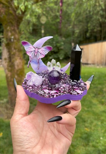 A dreamy purple moth mini moon with crystals like amethyst and obsidian #linusandco #art #crystals #amethyst #obsidian #moth #fypツ
