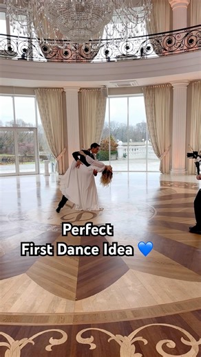 Beautiful And Romantic First Dance Idea 💙 Watch Entire Video 💙 Wedding Dance ONLINE #firstdance