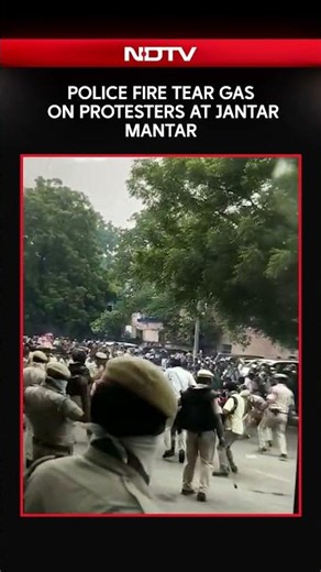 CJP Jantar Mantar Protests | Police Fire Tear Gas, Lathicharge Protesters At Jantar Mantar