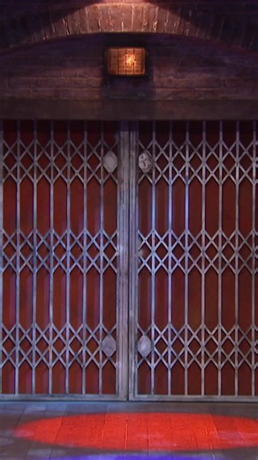 The Dragons return for a brand‑new series, joined by some fresh new faces... 🐉 New guest Dragons Jenna Meek, Susie Ma, Tinie Tempah will be entering the Den alongside the return of Gary Neville. Watch #DragonsDen from 29 Jan on #iPlayer #PeterJones #StevenBartlett #DeborahMeaden #ToukerSuleyman #GaryNeville #TinieTempah #JennaMeek #SusieMa Aspiring entrepreneurs have one chance to make their dreams come true when they pitch their business idea to five multimillionaire investors. It’s make or br