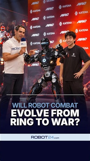 He Fights Through a 75 kg Humanoid Robot 🥊🤖
