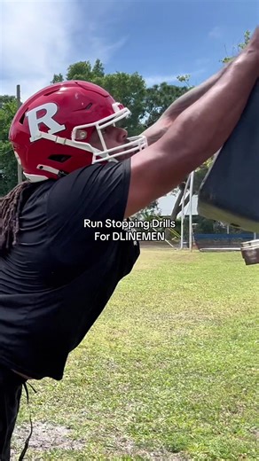 Run Stopping Drills for DLINEMEN🫡🧬 #dlinedna #dline #defensiveline #dlinedrills #footballtraining
