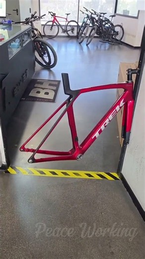 An Old Bike Frame Becomes a Door 🚪