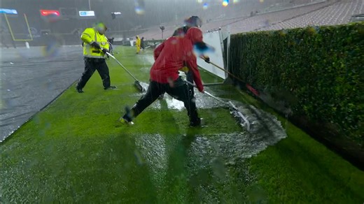 The rain at the Rose Bowl 😱 ☔ (via College GameDay) | SportsCenter