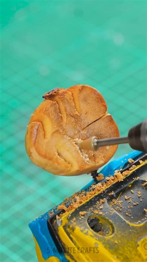 Turning an Avocado Seed into Jewelry 💚