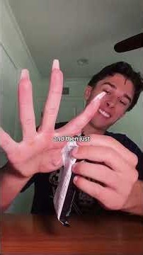 The impossible task of having long nails 💅