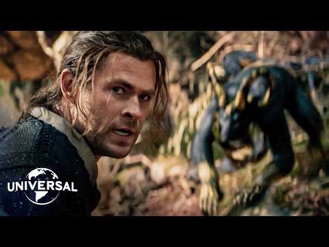 The Huntsman: Winter's War | The Goblin Forest Ambush (Chris Hemsworth)