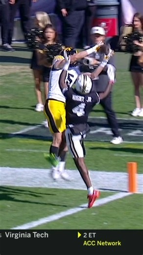 Reece Vander Zee comes up with the crazy toe-tapping touchdown for Hawkeye Football ❗️ 📺 ESPN x College Football on ESPN | Big Ten Conference