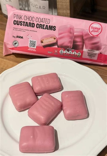 This is NOT a drill! 🩷🍪 PINK chocolate-covered custard creams have landed in @Asda UK for their Tickled Pink campaign! 😍 These are almost too pretty to eat! 🎀 #AsdaFinds #AsdaTickledPink #CustardCreams #NewInAsda