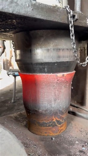 Massive hydraulic press in action! 😱🔥⚙️ #tech #engineering #industrial #manufacturing