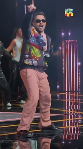 Can’t stop watching 👀 Asim Azhar Dance Performance | Kashmir 10th HUM Awards #shorts #humawards