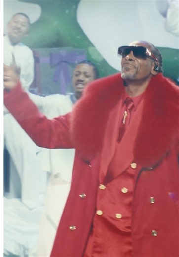 Snoop's Holiday Halftime Party Highlights