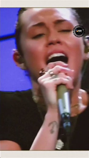 Miley Cyrus - Wrecking Ball Acoustic Live (Special Video Mix) 🎤🖤 #shorts