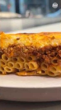 Can't get enough of this Greek baked pasta dish 😍