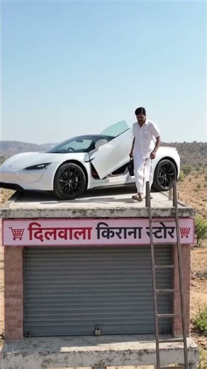🚗 Flying Tesla Lands On A Remote Desert Shop