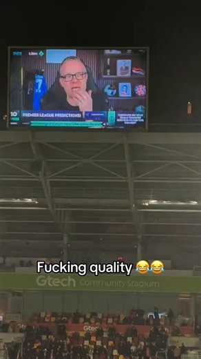 Brentford played this on Monday night in the stadium ahead of their game against Wolves…Absolutely brilliant 👏🤣