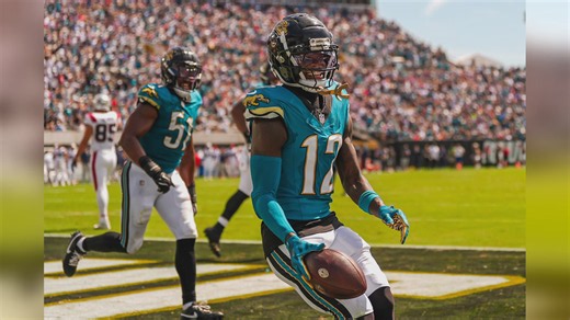 Trevor Lawrence Tosses Three TDs as Jaguars Rout Patriots 35-6