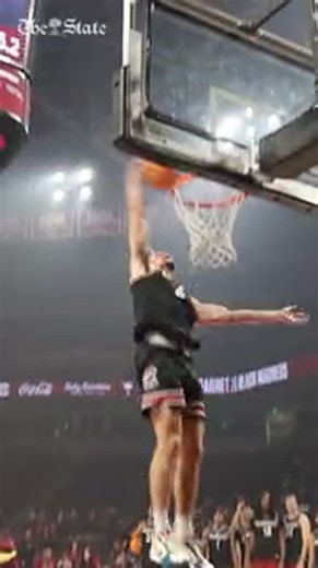 Gamecocks dunk contest kicks off basketball season at USC
