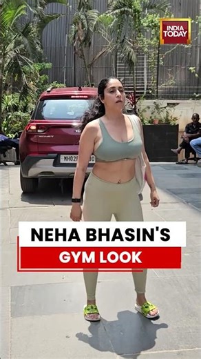 Neha Bhasin Spotted In Gym Look | Singer Flaunts Fitness Style In Mumbai #nehabhasin