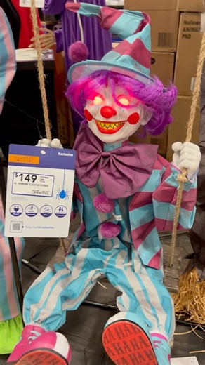 😱 CREEPY Swinging Laughing Clown Animatronic! 🤡 | Lowe’s Halloween 2026