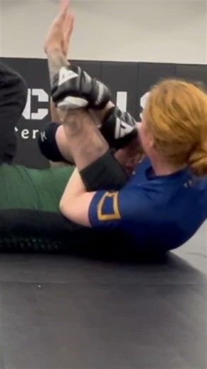 Nogi Back Crucifix KEY