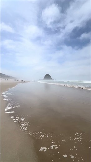Cannon Beach #oregon #travel #outdoors #pnw #pacificocean #beach #oceanwaves #beachvibes #sea